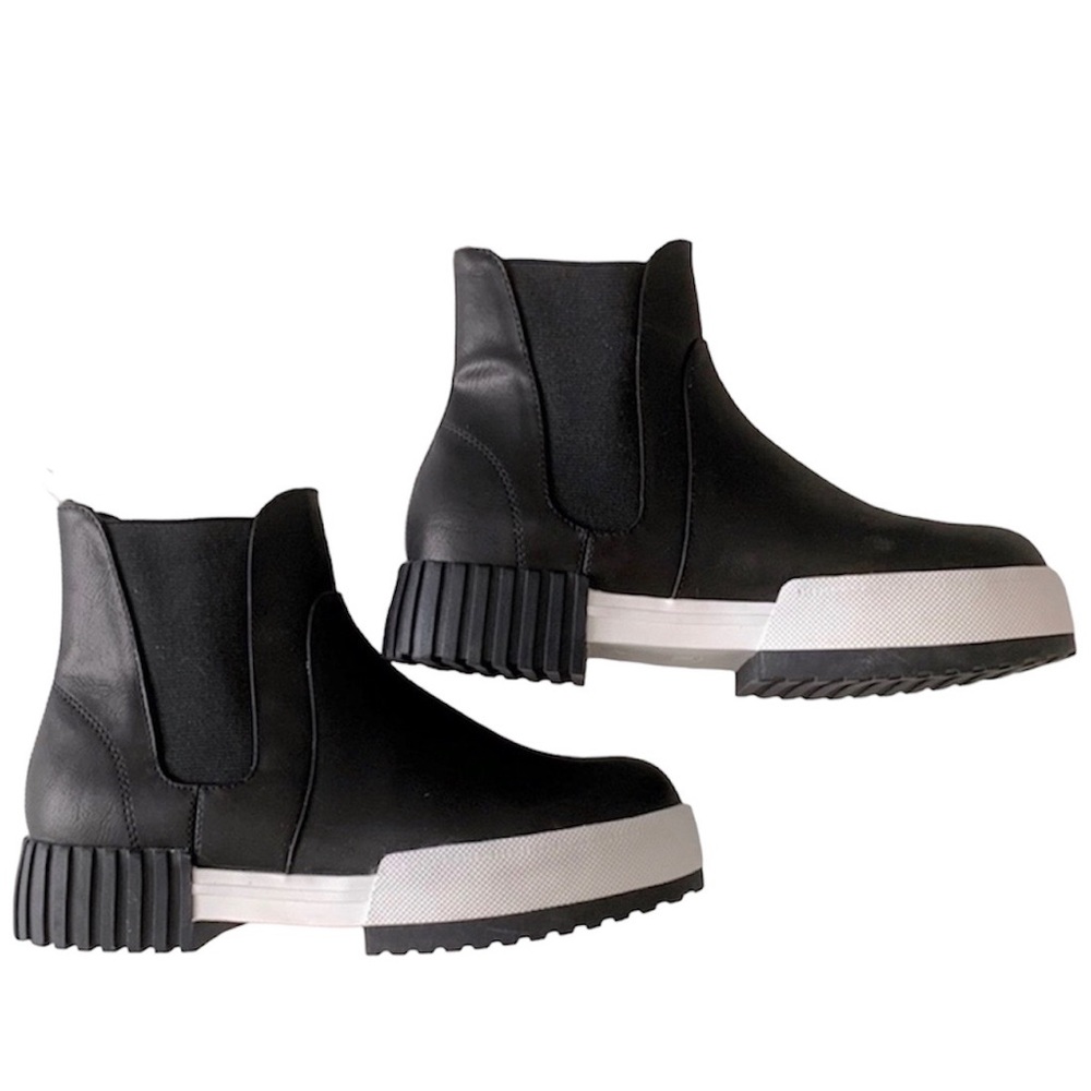 MIA platform ankle boots!